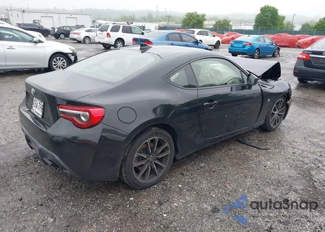 2020 Toyota 86 z USA, uszkodzony, nr VIN JF1ZNAA13L8752423